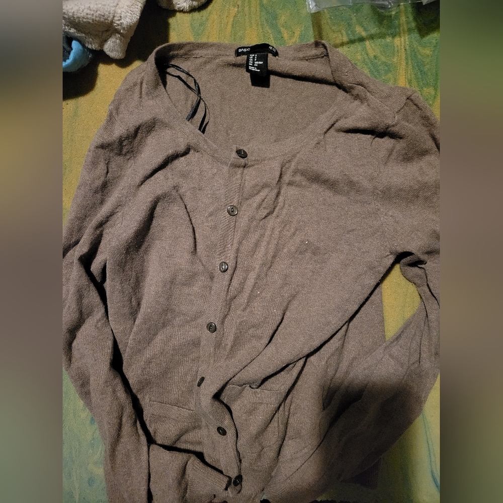 H&M button up cardigan with pockets
